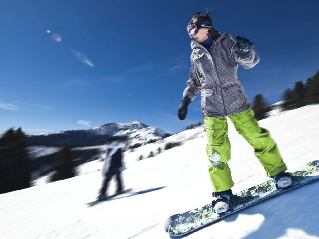 skiers at ski apache new mexico ski resort